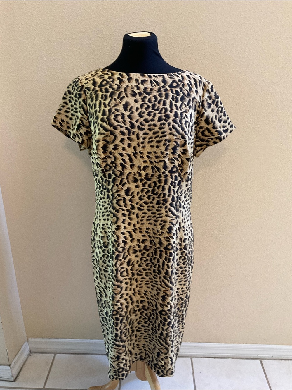 City Silk Vintage 100% Silk Leopard Print Women’s Short Sleeves Size 12